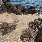 Perfect House Beachfront By Guide Lovran