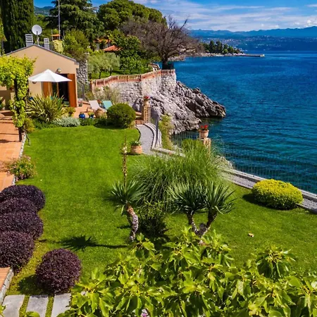 Vila Perfect House Beachfront By Guide