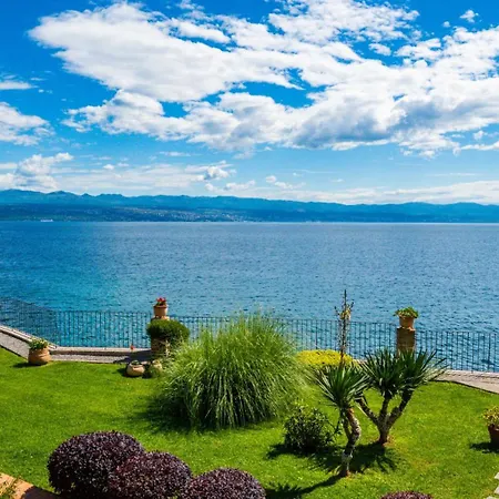 Vila Perfect House Beachfront By Guide