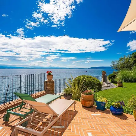 Perfect House Beachfront By Guide Vila Lovran